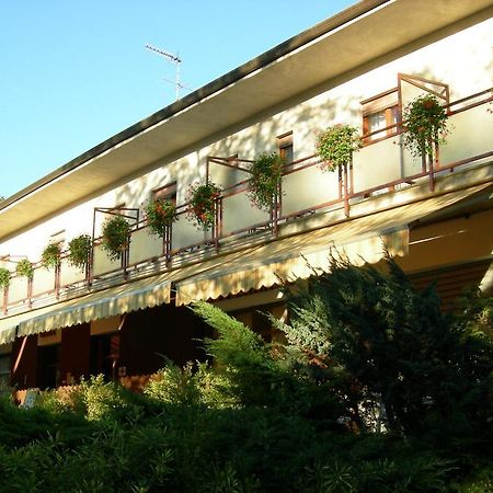 Albergo La Genzianella Miasino Екстериор снимка