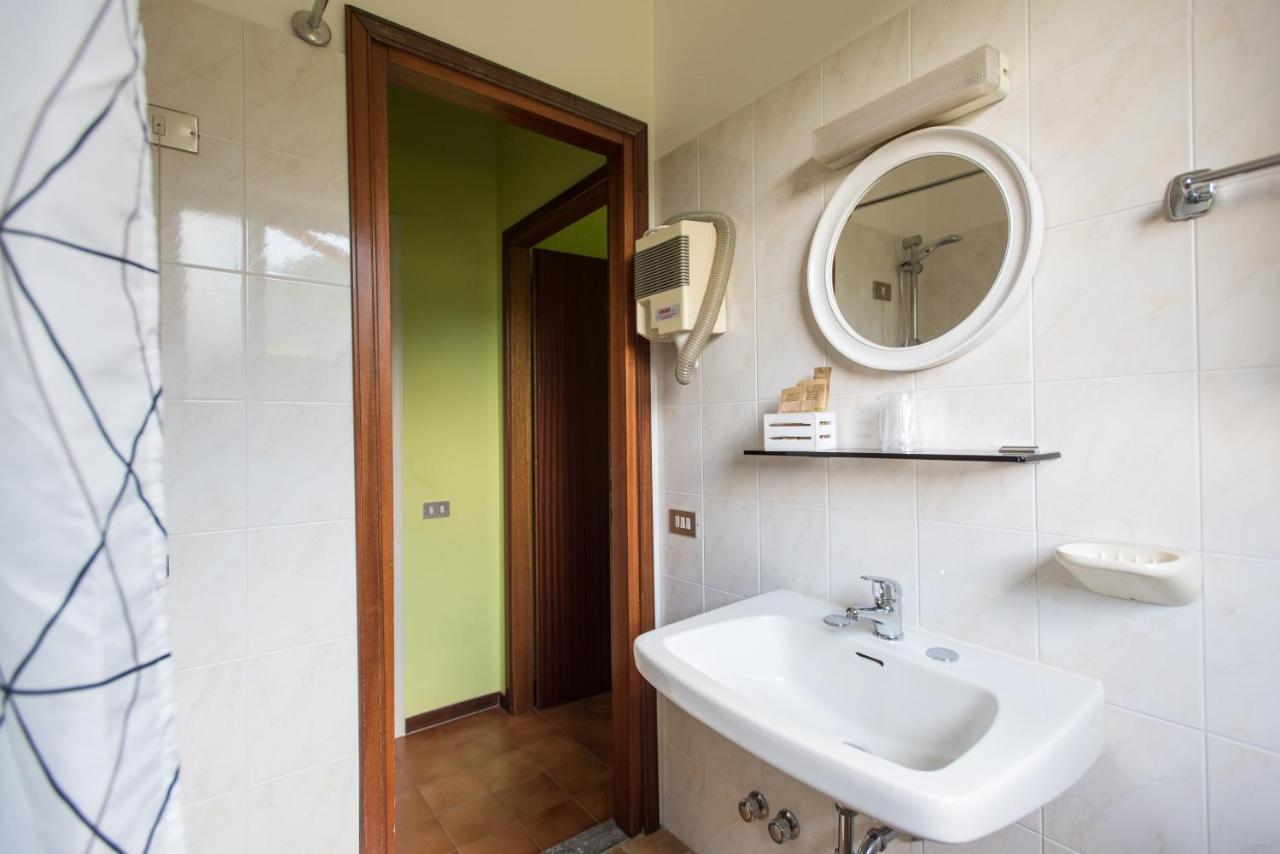 Albergo La Genzianella Miasino Екстериор снимка
